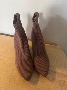 Women's Brown Knit Pointed Sock Booties - Stretch Ankle Boots